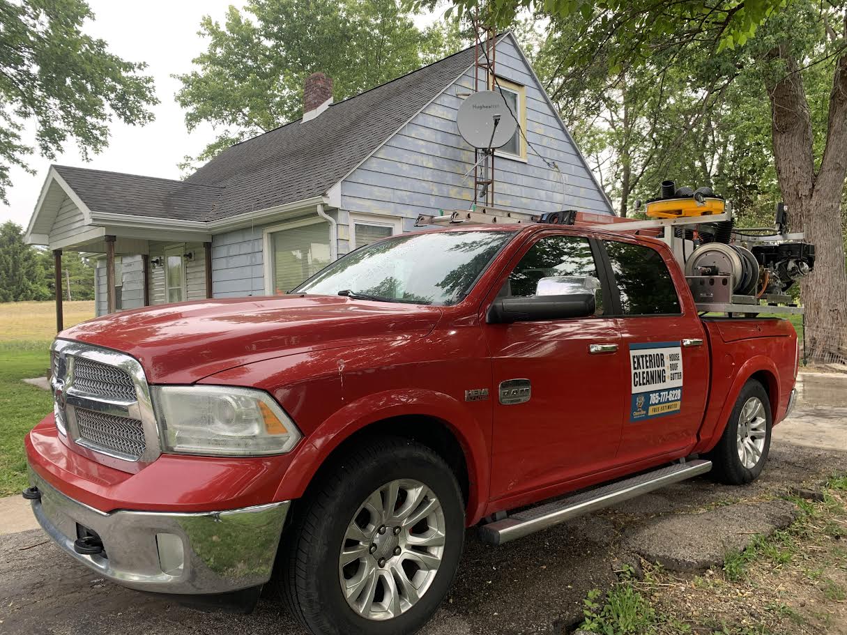 Professional House Washing in Richmond, Indiana | Clean Bee Pressure Washing 1
